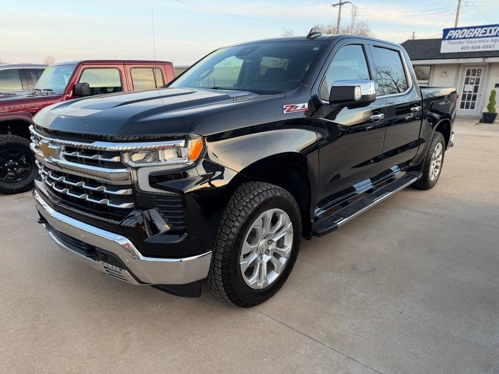 Chevrolet Silverado 1500 LTZ Crew Cab 4WD 2023