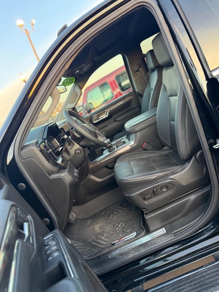 Chevrolet Silverado 1500 LTZ Crew Cab 4WD 2023