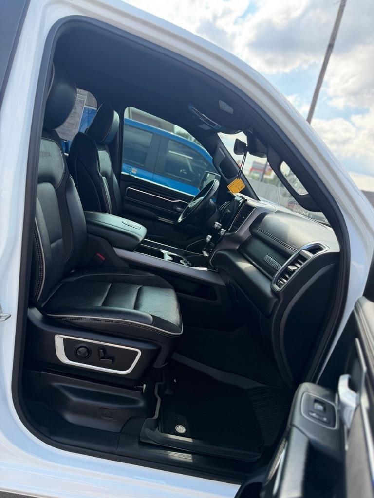 RAM 1500 Laramie Crew Cab SWB 4WD 2024