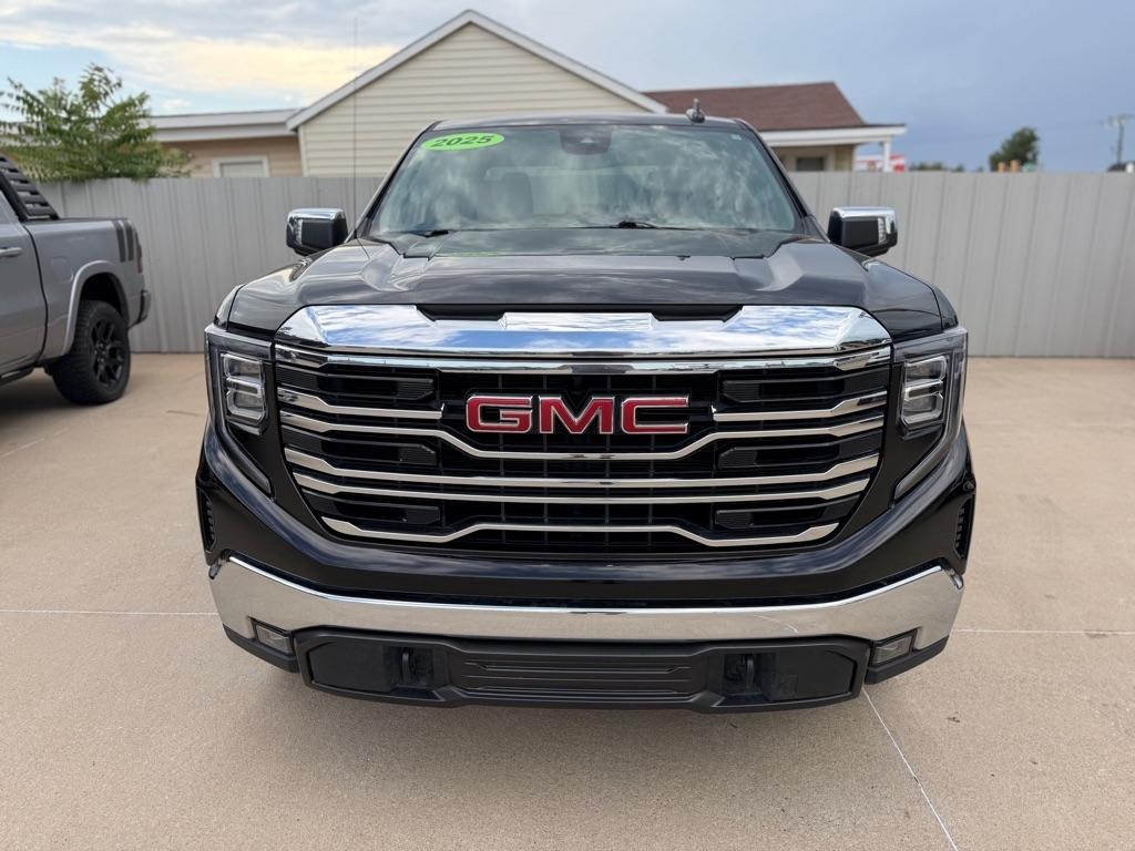 GMC Sierra 1500 SLT Crew Cab 4WD 2025