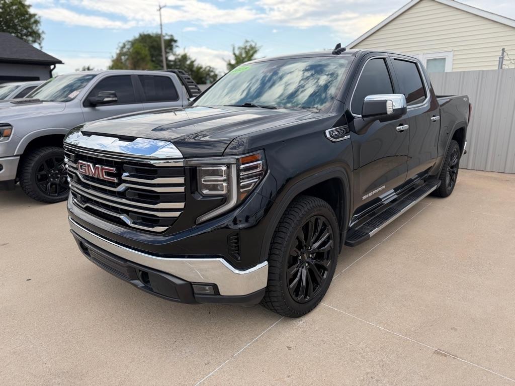 GMC Sierra 1500 SLT Crew Cab 4WD 2025