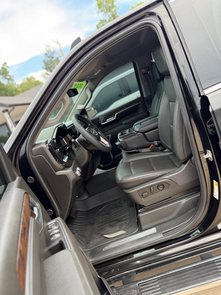 GMC Sierra 1500 SLT Crew Cab 4WD 2025