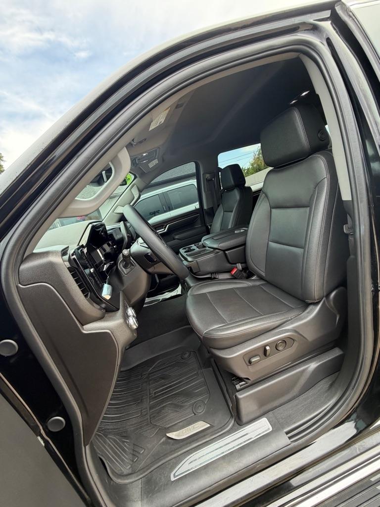 GMC Sierra 1500 SLT Crew Cab 4WD 2025