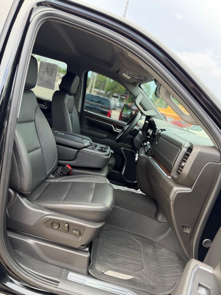 GMC Sierra 1500 SLT Crew Cab 4WD 2025