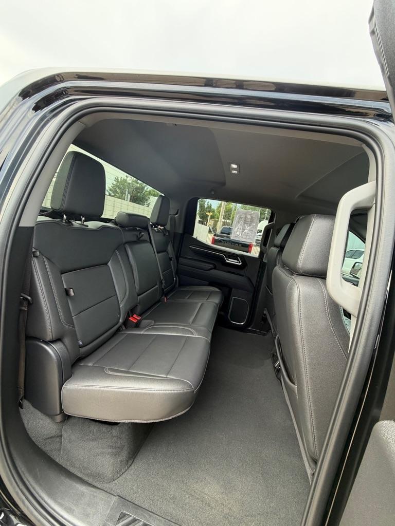 GMC Sierra 1500 SLT Crew Cab 4WD 2025