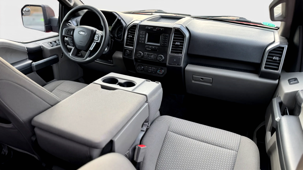 Ford F-150 4WD Reg Cab 126" XLT 2018