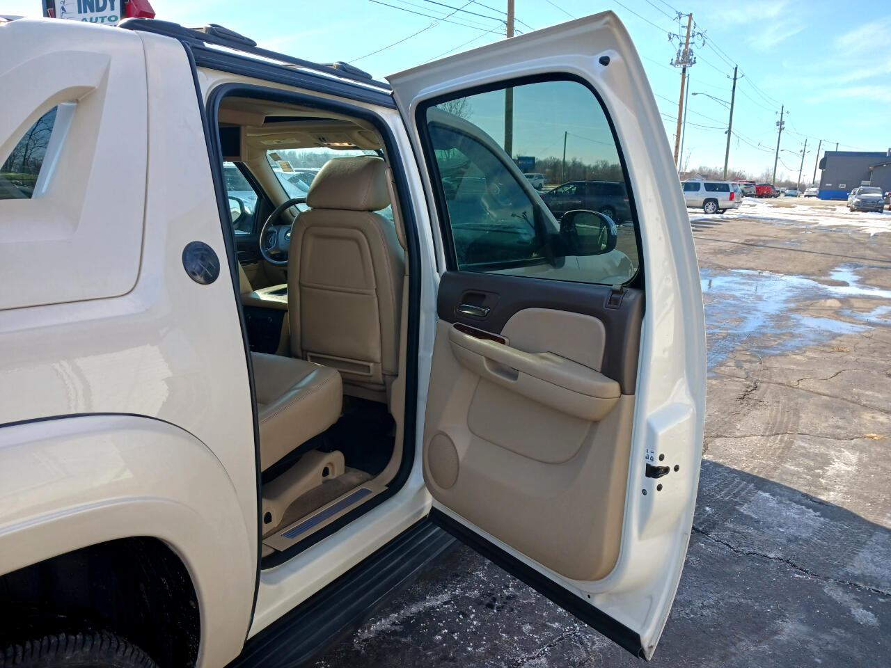 Chevrolet Avalanche  2013