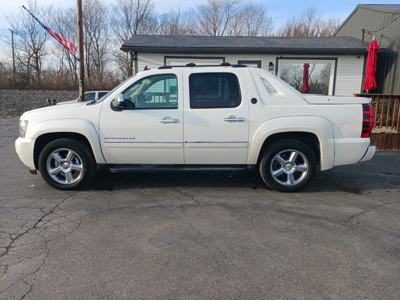 Chevrolet Avalanche  2013