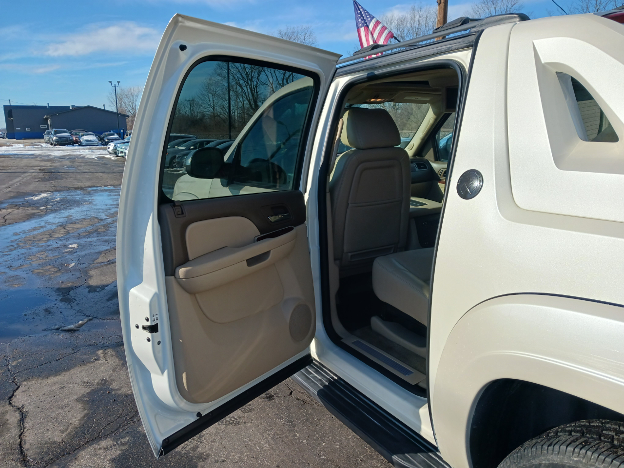 Chevrolet Avalanche  2013