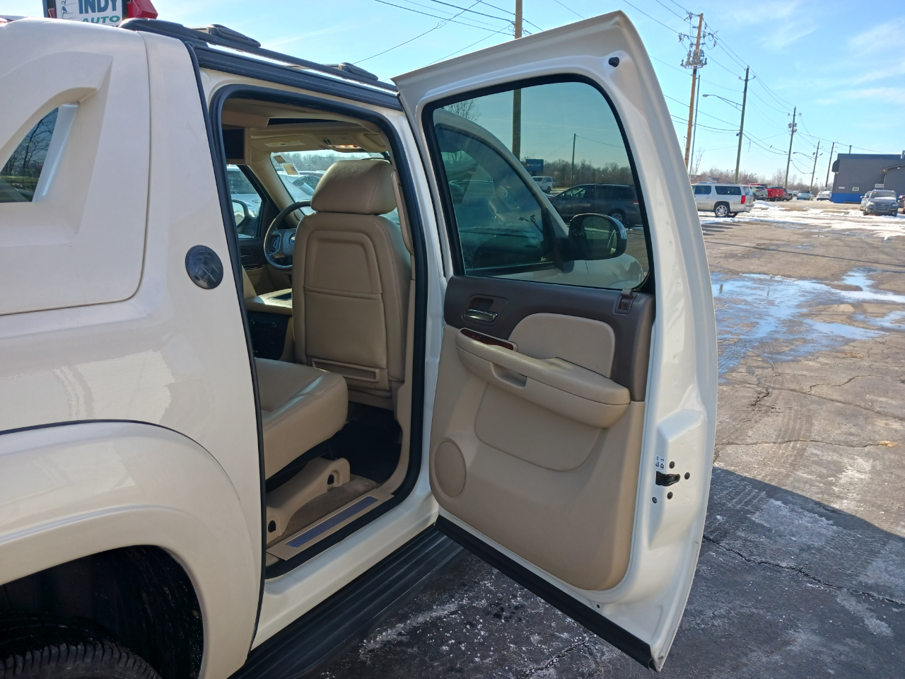 Chevrolet Avalanche  2013