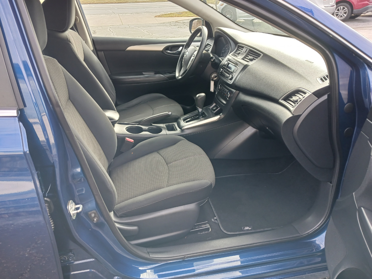 Nissan Sentra S 2016