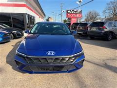 2024 Hyundai Elantra 