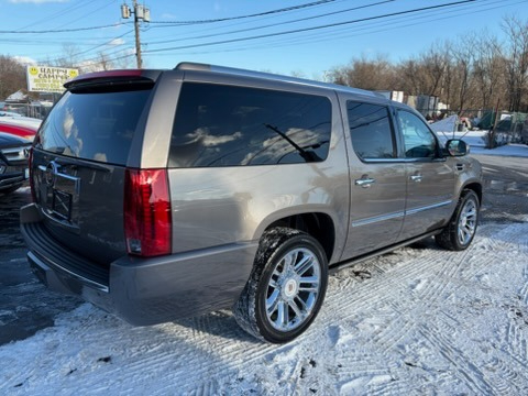 Cadillac Escalade  2013