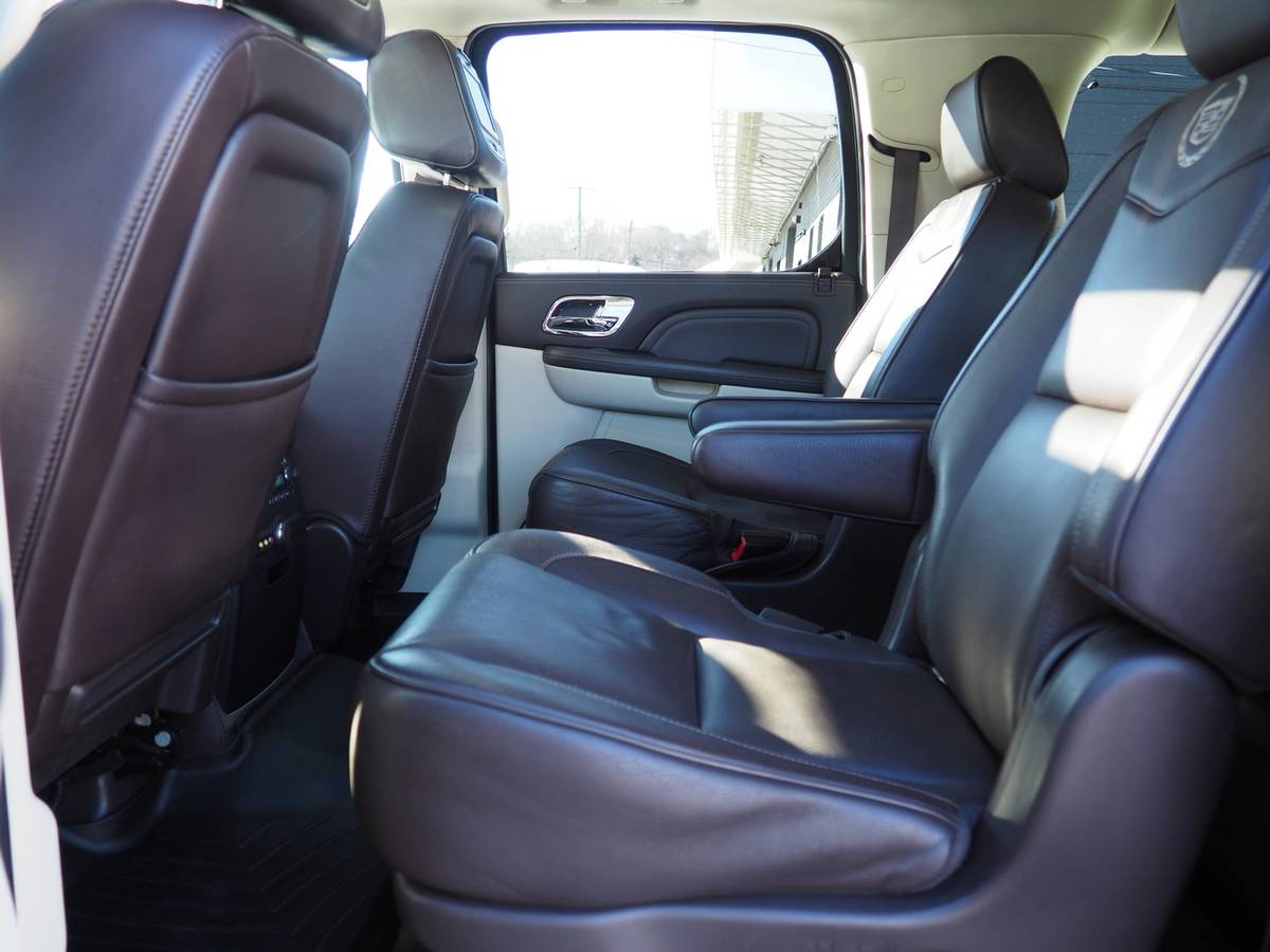 Cadillac Escalade  2013