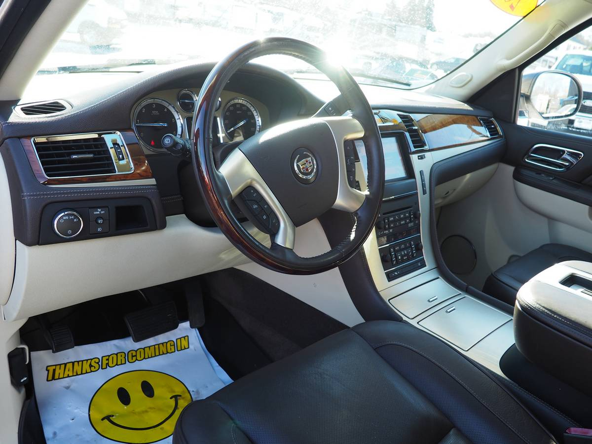 Cadillac Escalade  2013