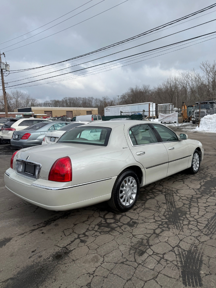 Lincoln Town Car  2006