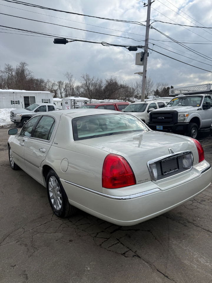 Lincoln Town Car  2006