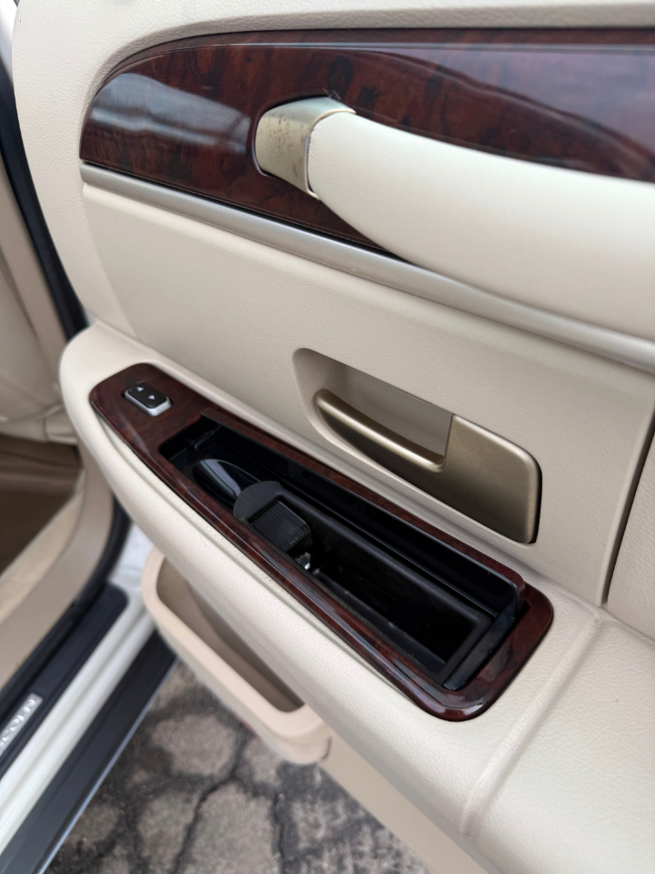 Lincoln Town Car  2006