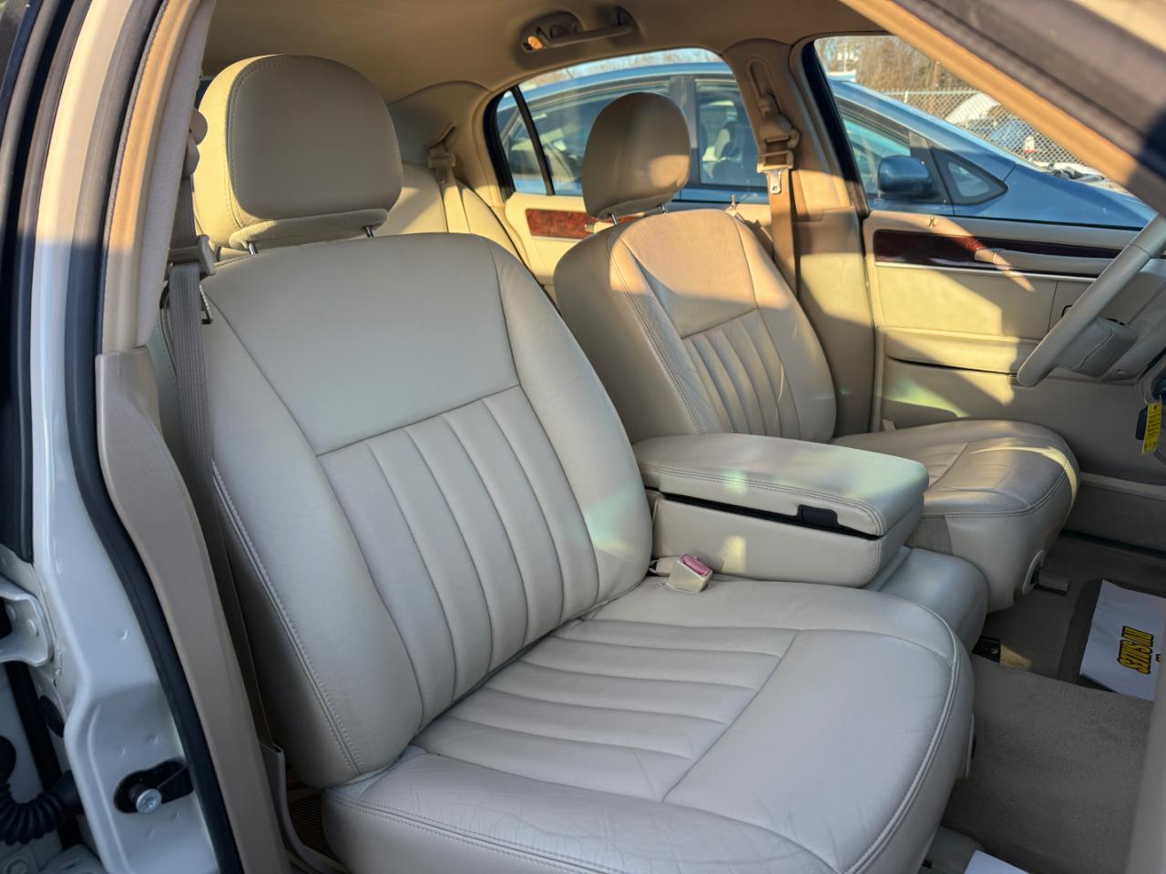 Lincoln Town Car  2006