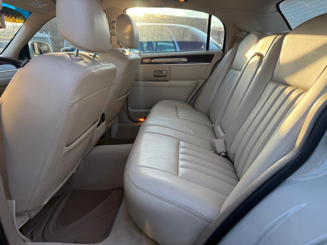 Lincoln Town Car  2006