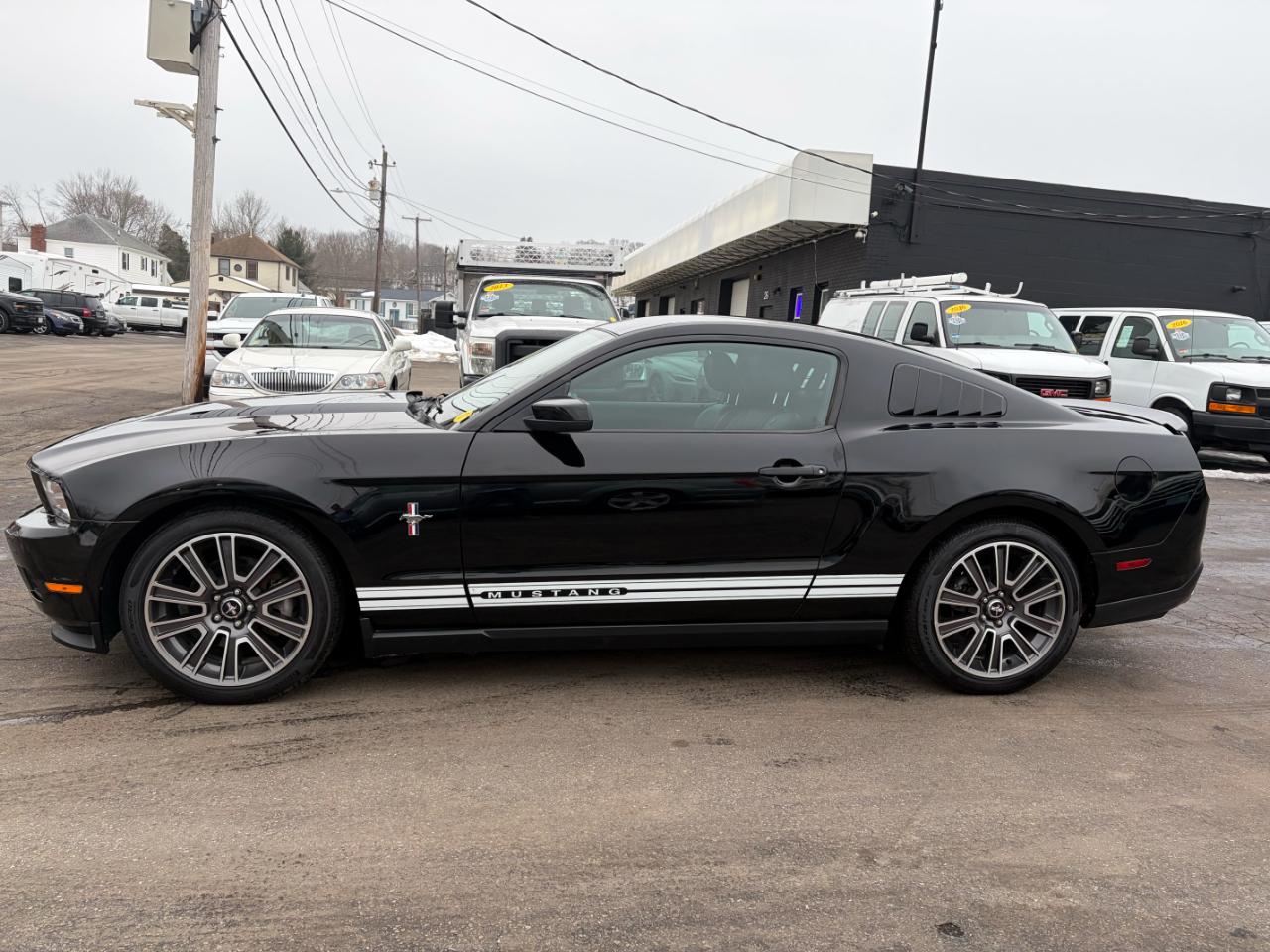 Ford Mustang Fastback  2011