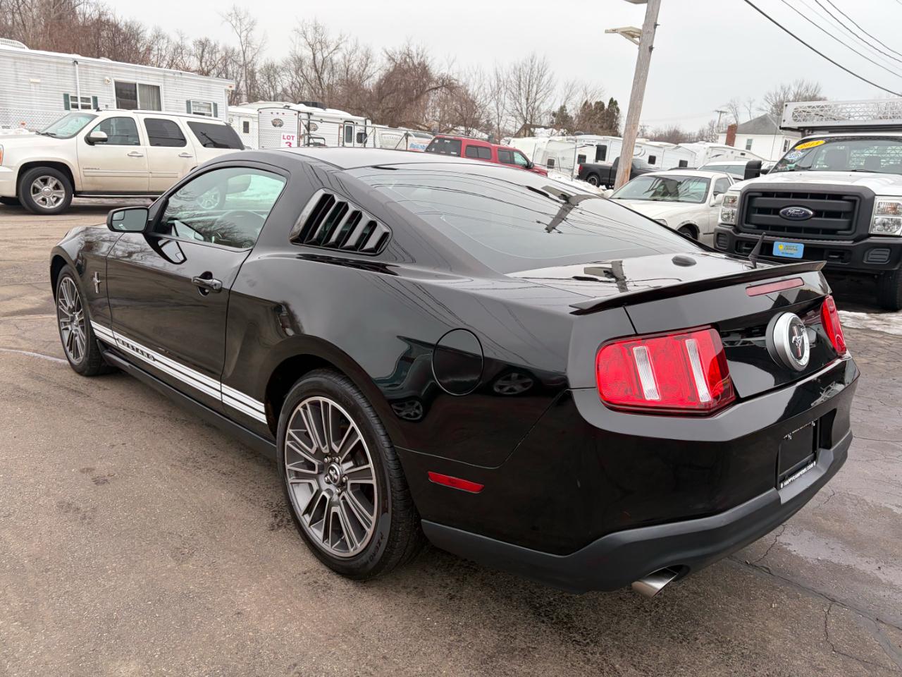 Ford Mustang Fastback  2011