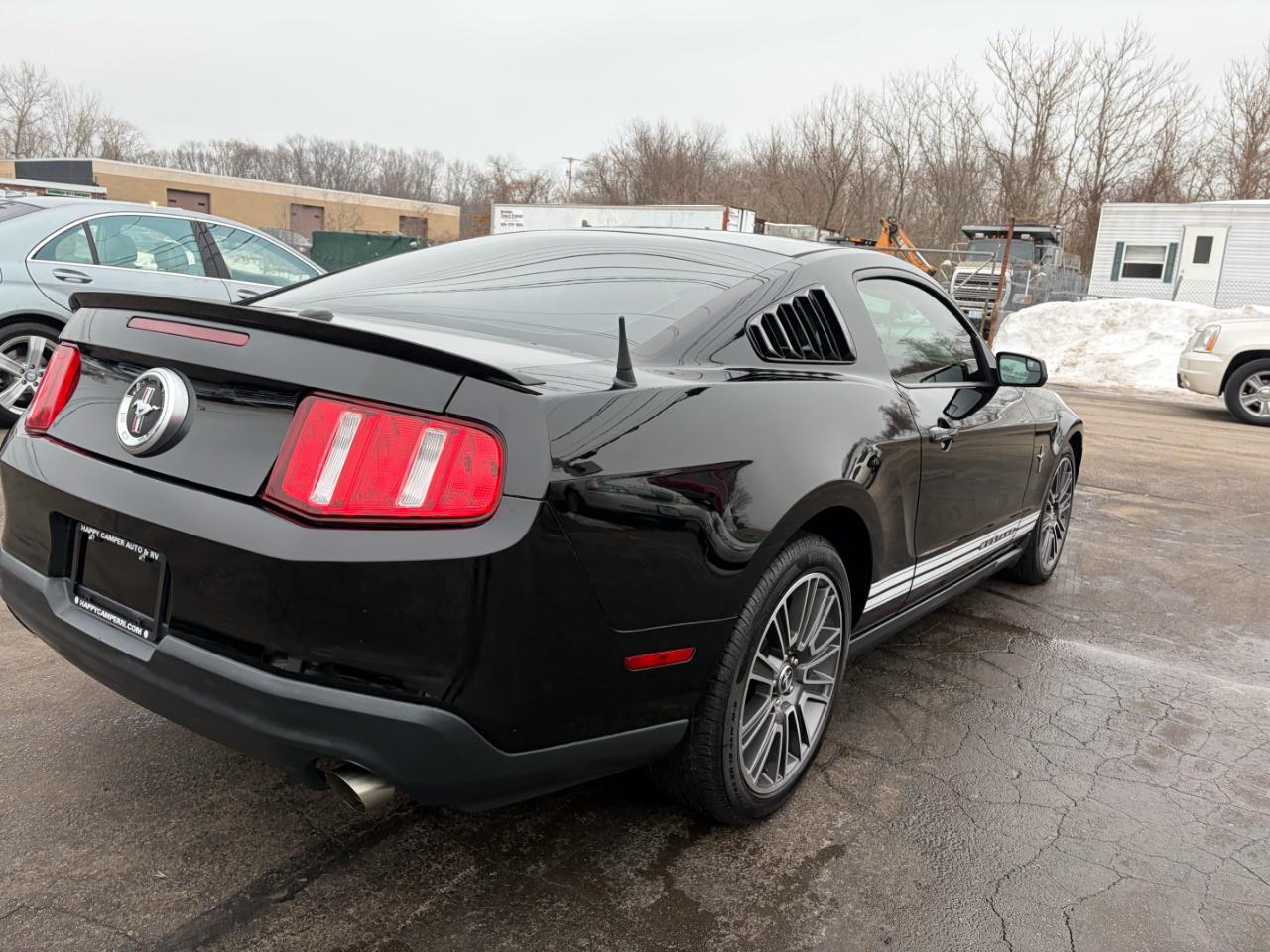 Ford Mustang Fastback  2011