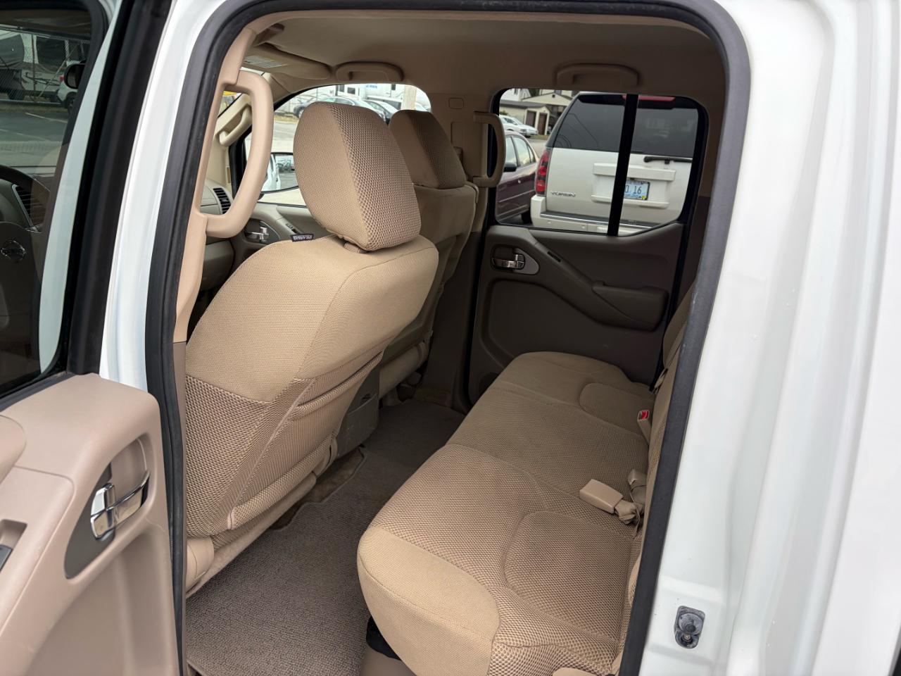 Nissan Frontier  2013