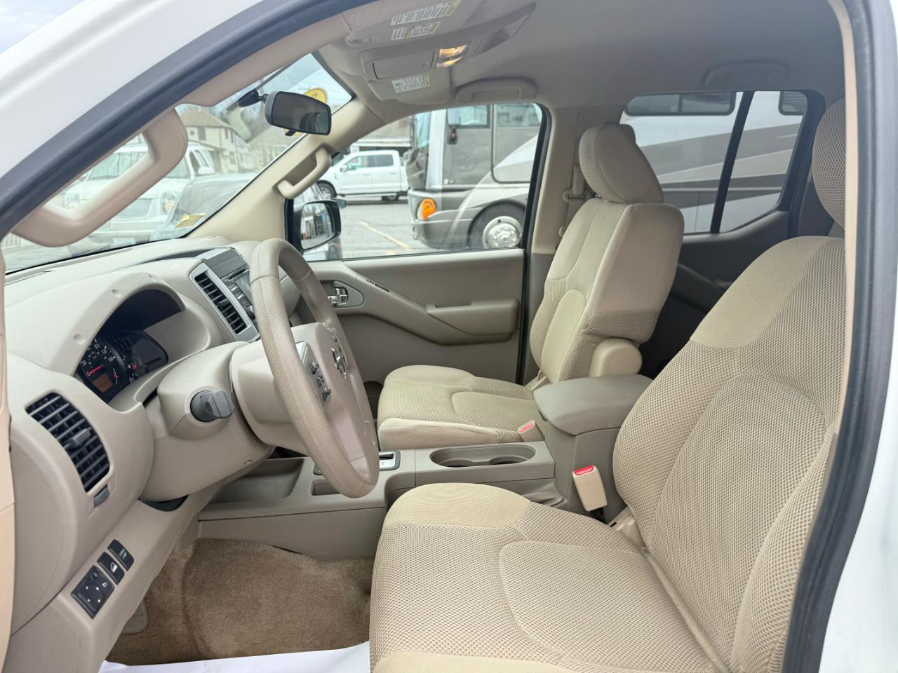 Nissan Frontier  2013