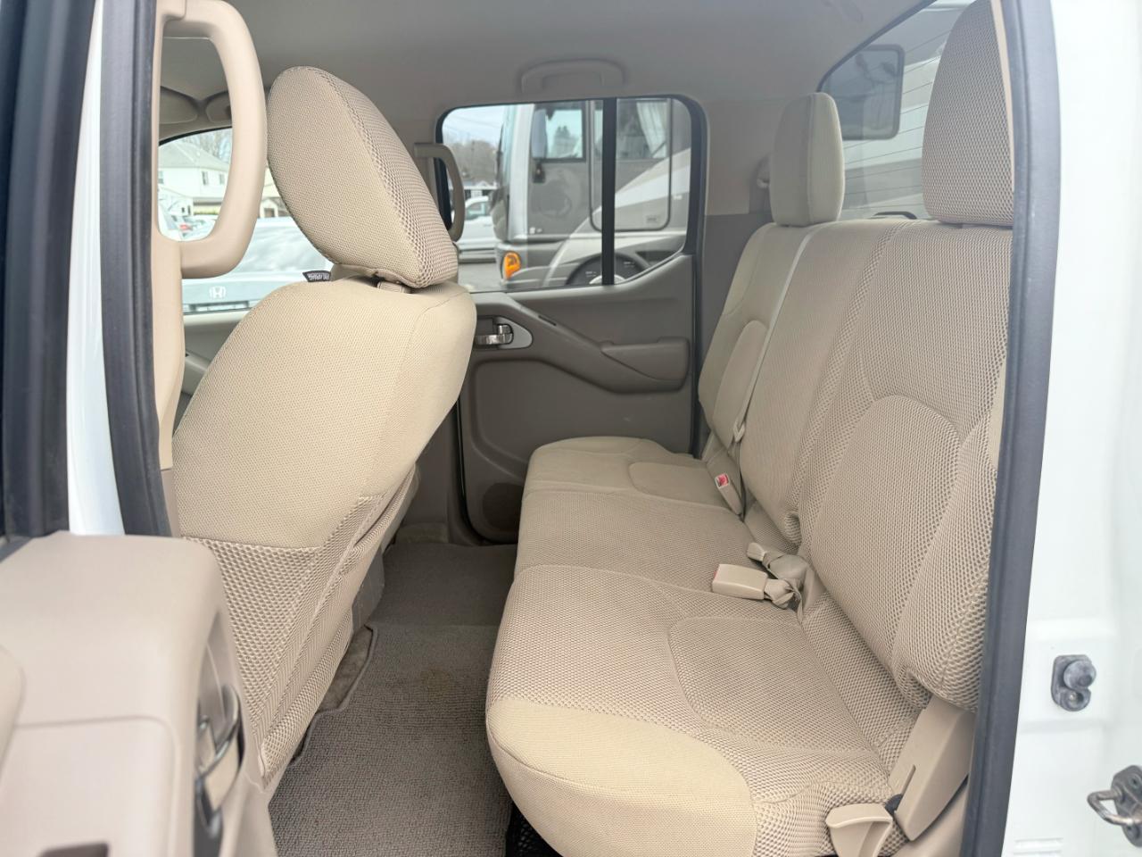 Nissan Frontier  2013