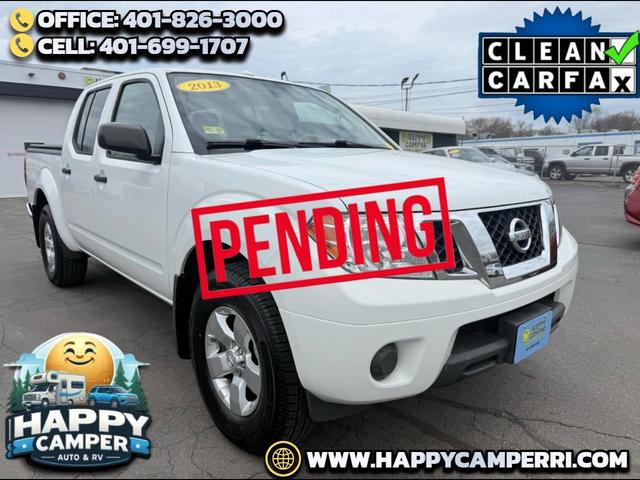 White 2013 Nissan Frontier SV Crew Cab 4WD Pickup Truck Four-Wheel Drive Automatic