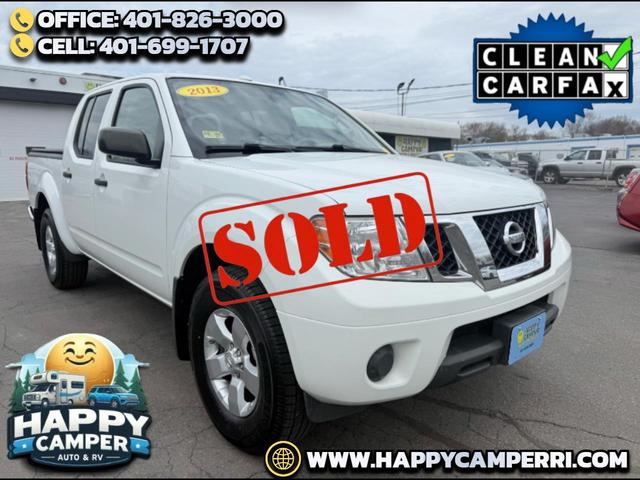 White 2013 Nissan Frontier SV Crew Cab 4WD Pickup Truck Four-Wheel Drive Automatic