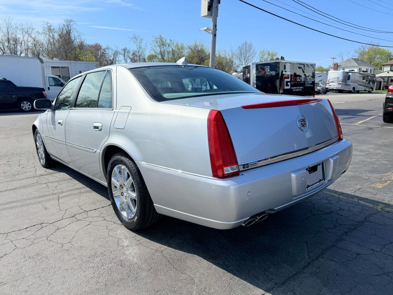 Cadillac DTS  2010
