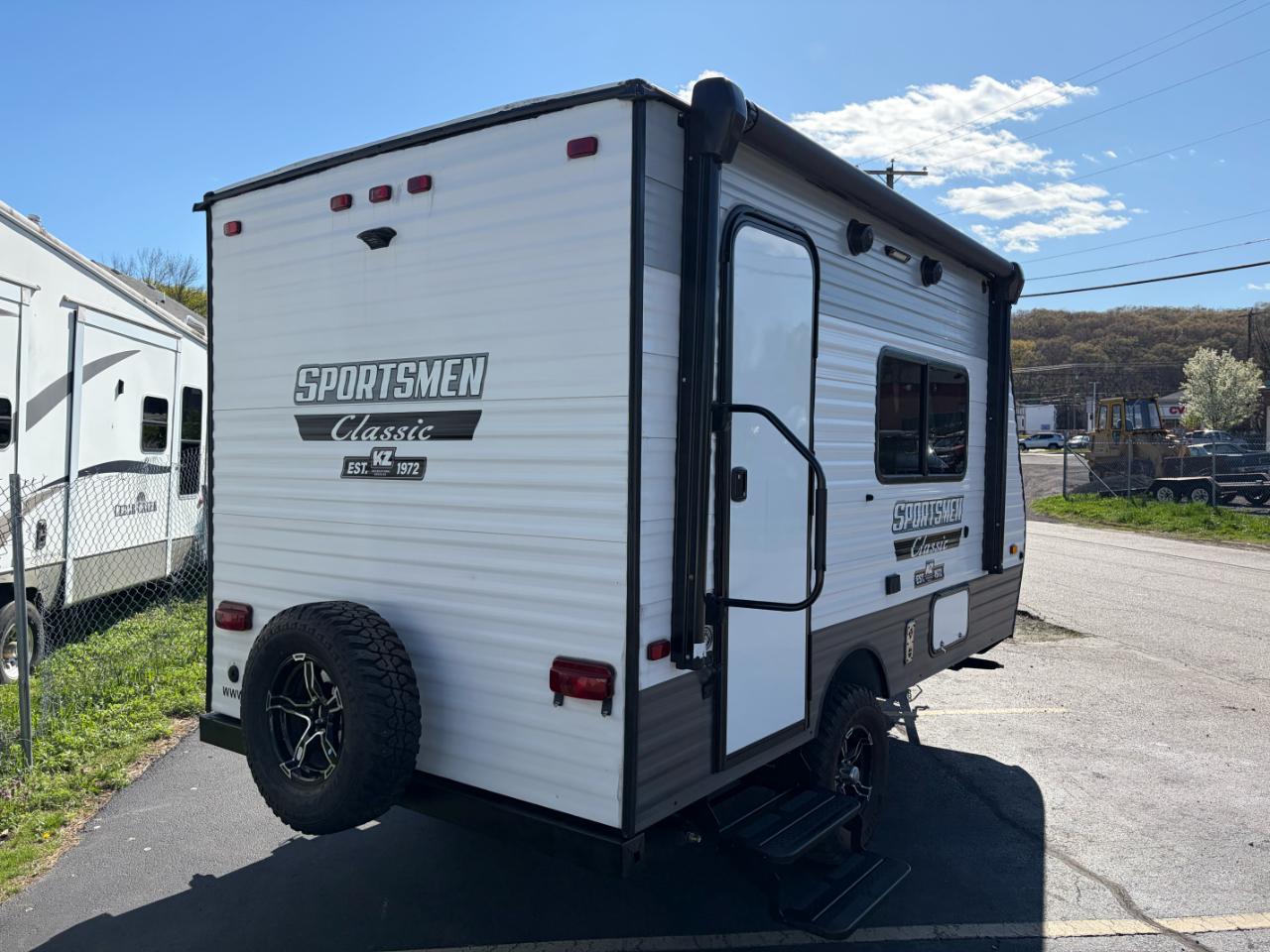 KZ Recreational Vehicles Sportsmen Classic  2021