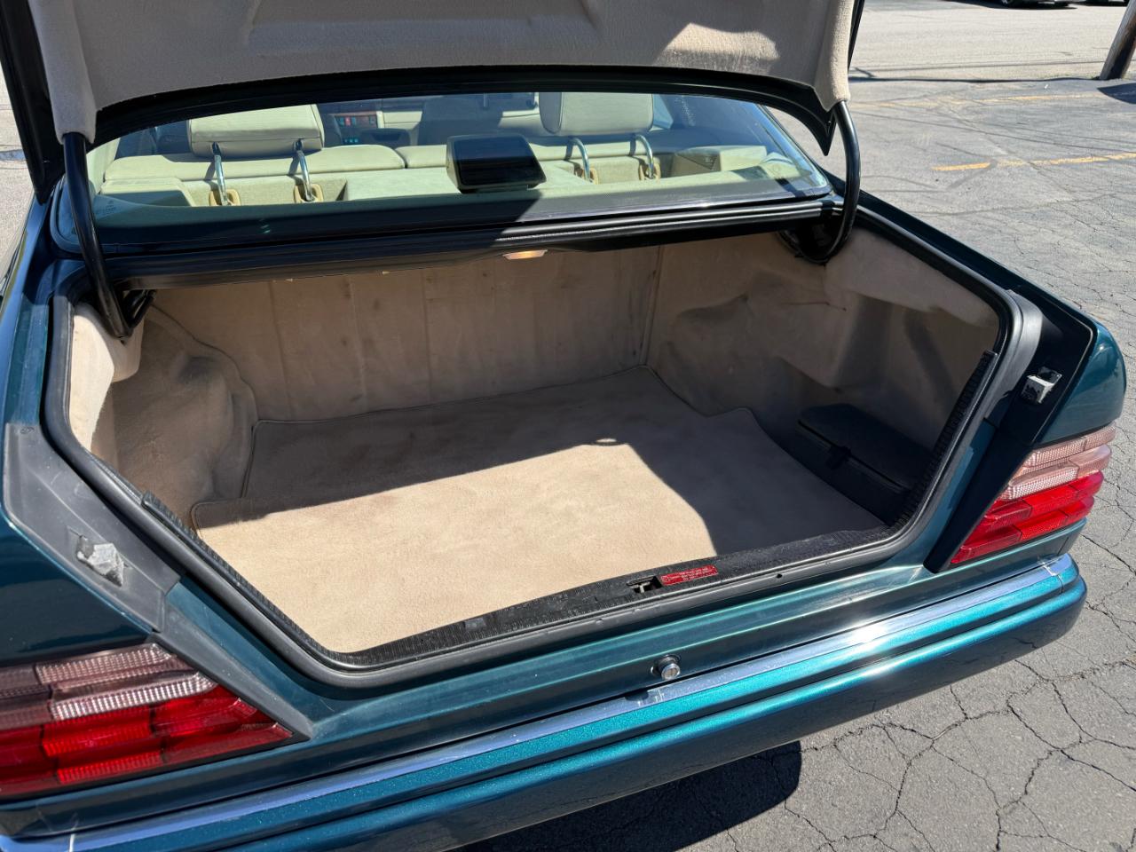 Mercedes-Benz E-Class  1994