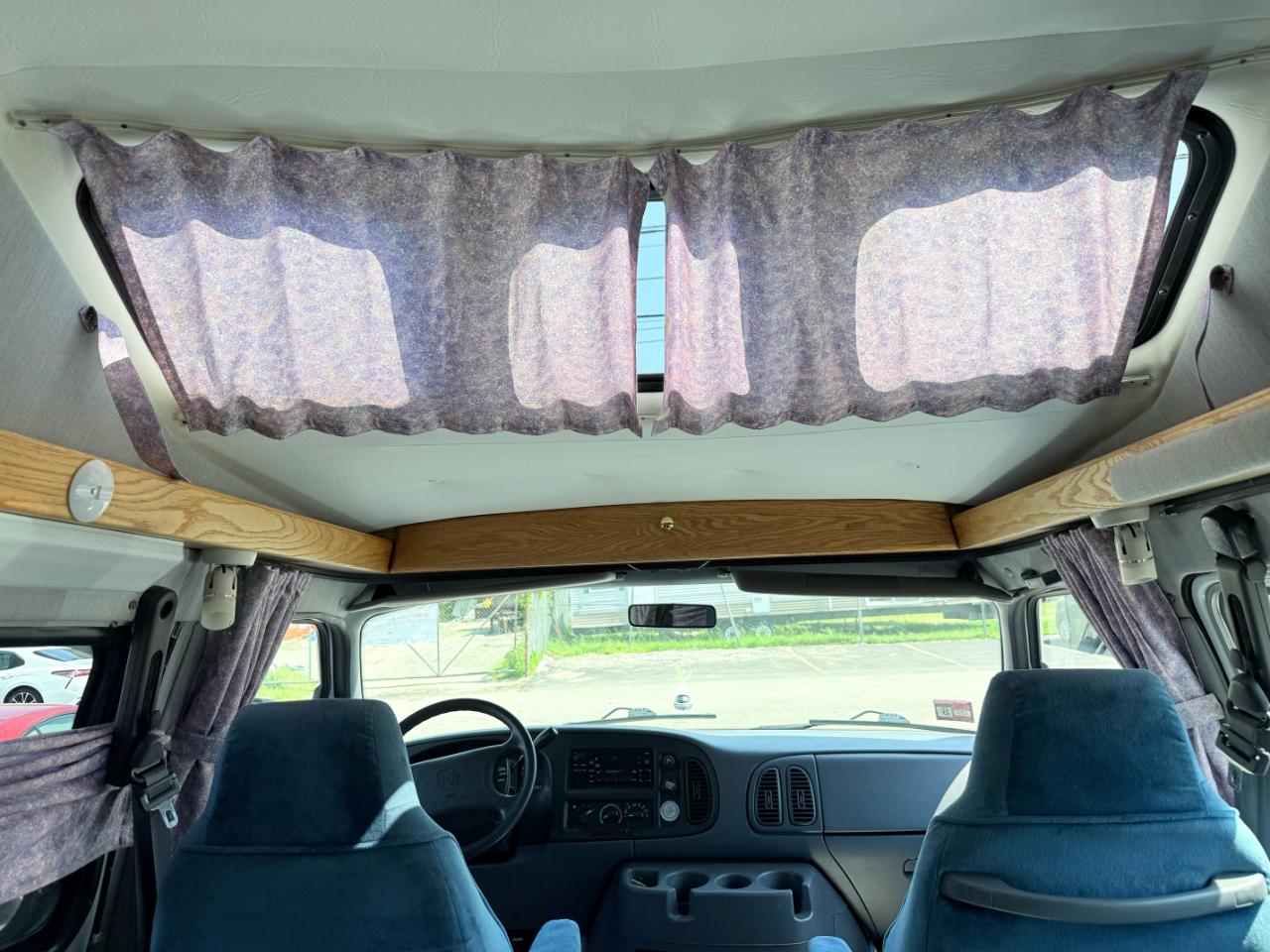 Dodge Roadtrek  2000