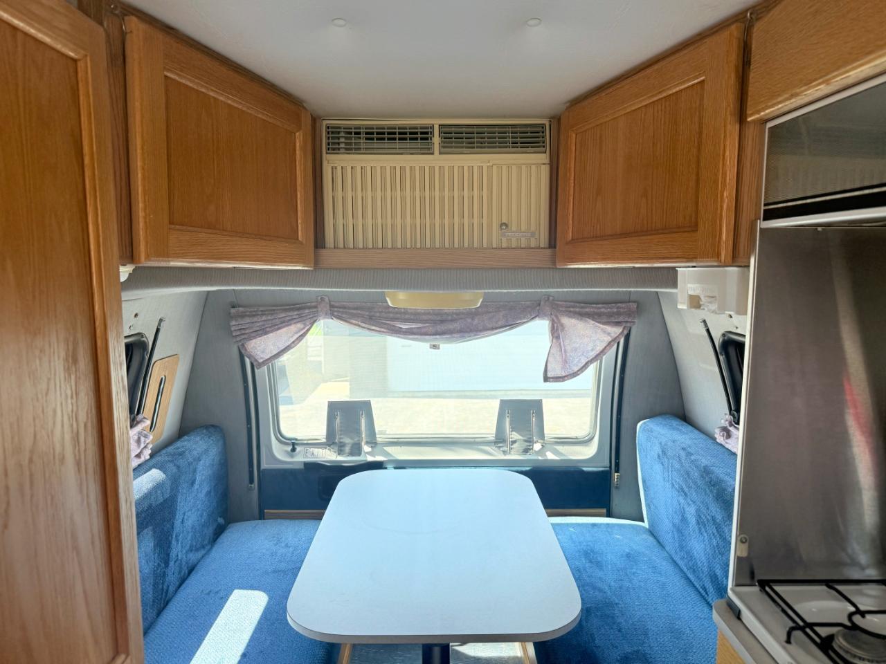 Dodge Roadtrek  2000