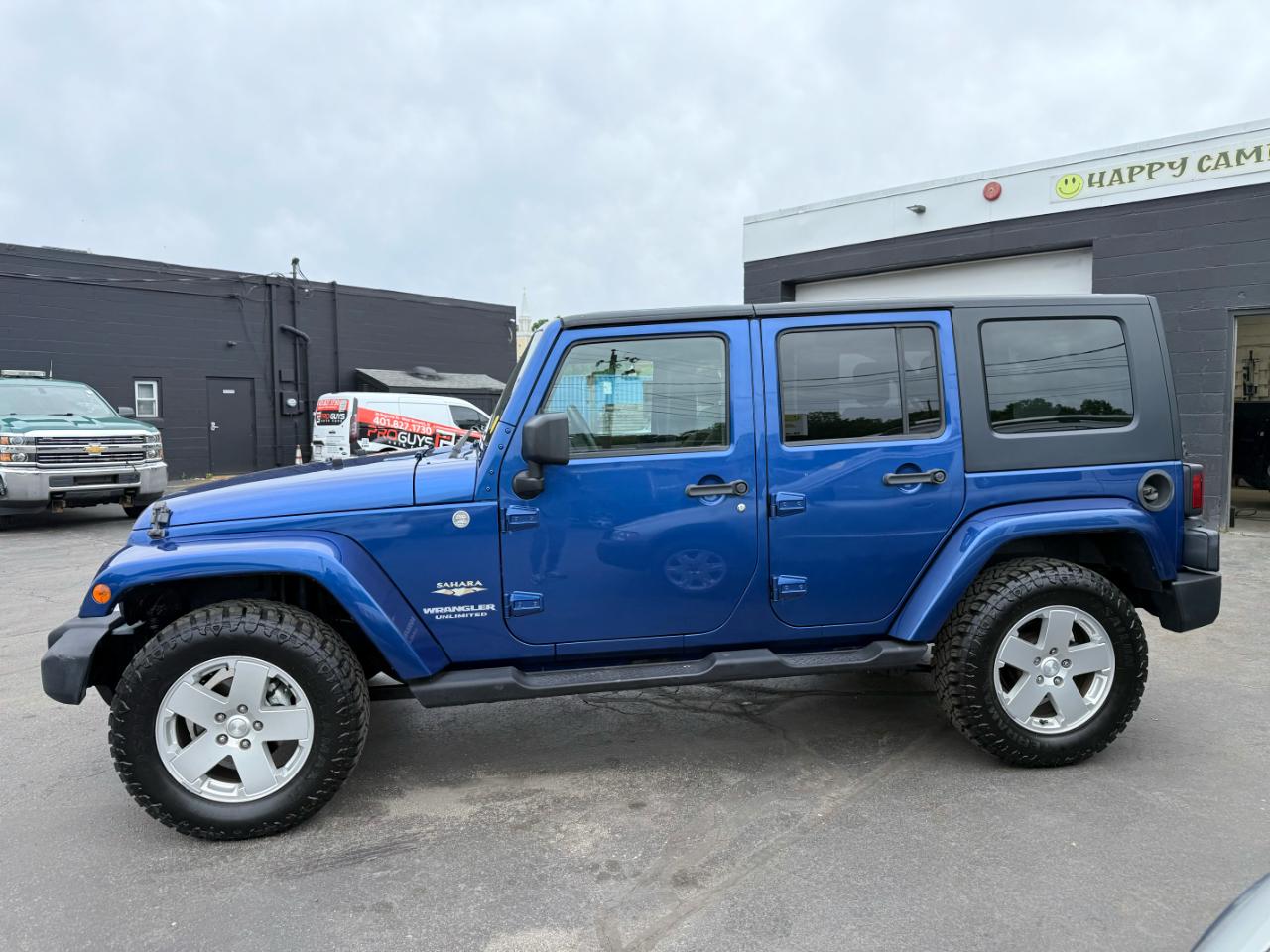 Jeep Wrangler Sahara  2010