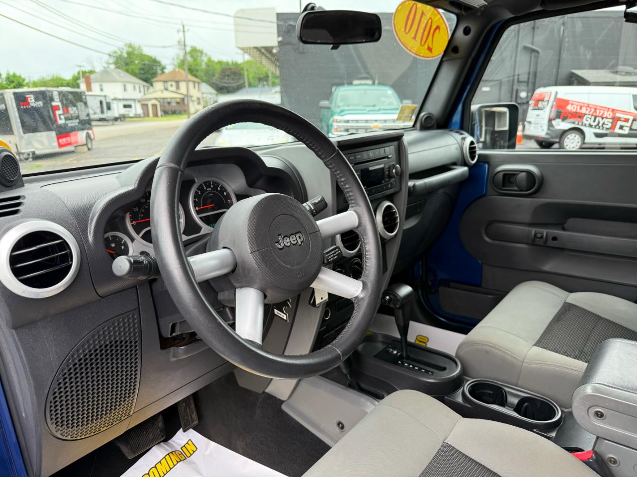 Jeep Wrangler Sahara  2010