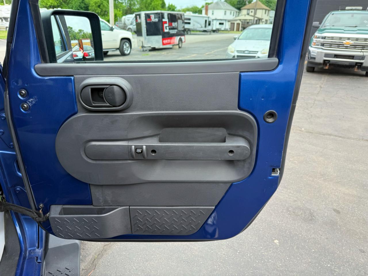 Jeep Wrangler Sahara  2010