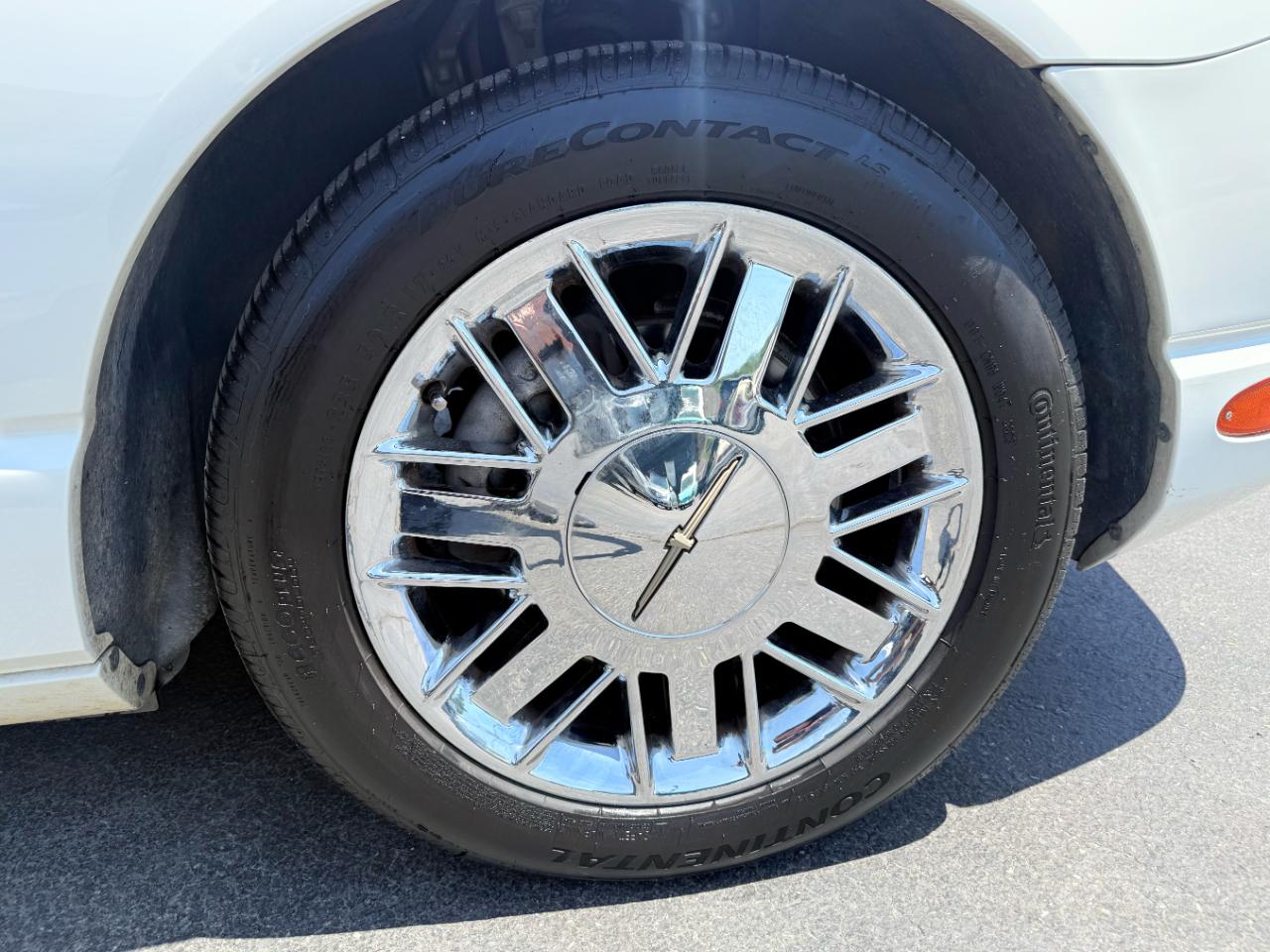 Ford Thunderbird  2003
