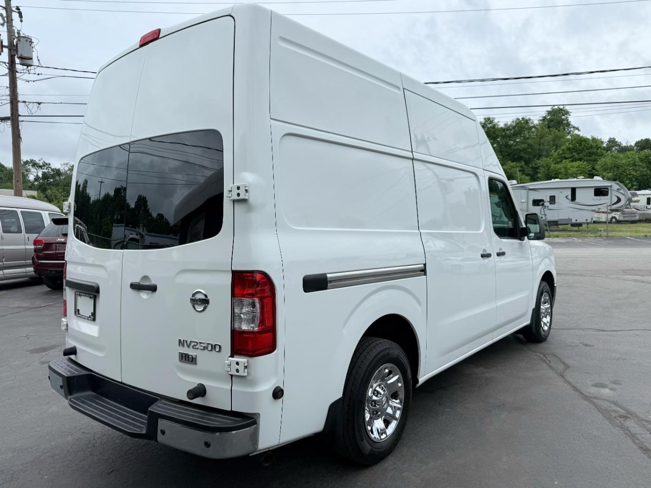 Nissan NV 2500  2013
