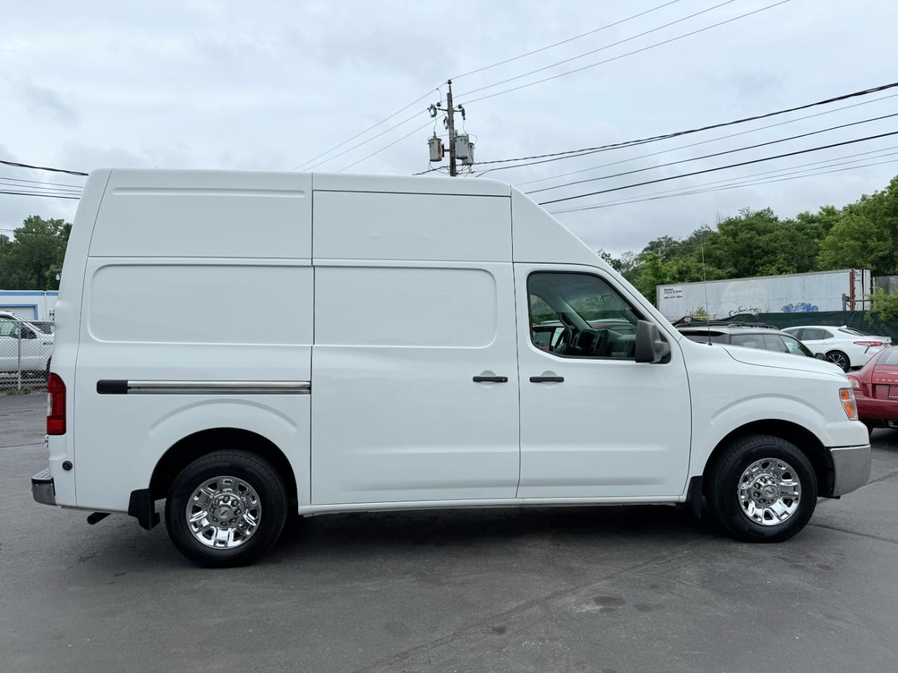 Nissan NV 2500  2013