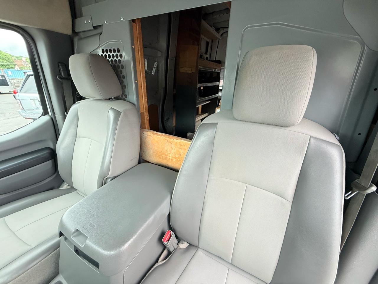 Nissan NV 2500  2013