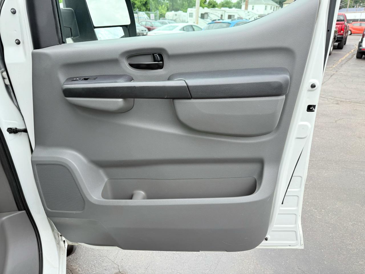 Nissan NV 2500  2013
