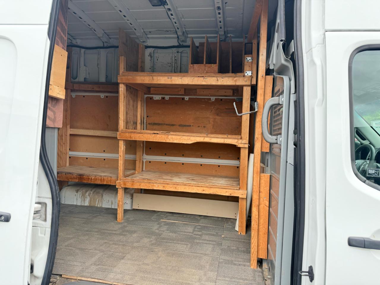 Nissan NV 2500  2013