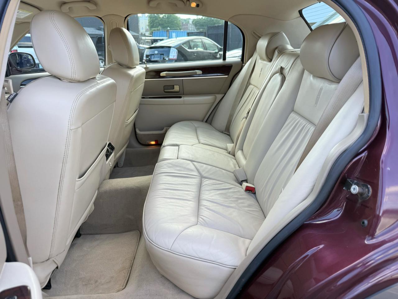 Lincoln Town Car  2006
