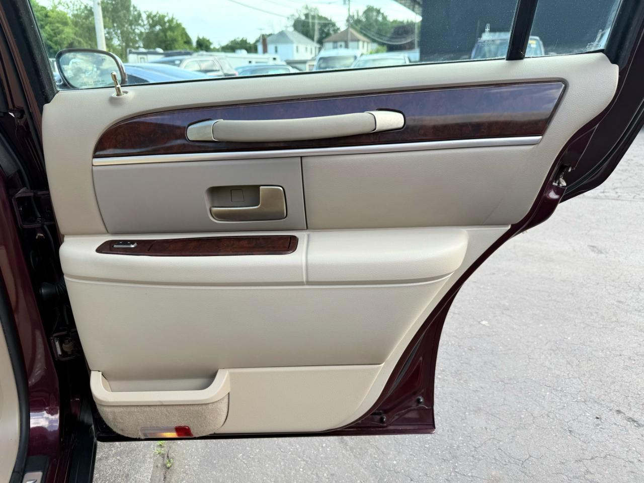 Lincoln Town Car  2006