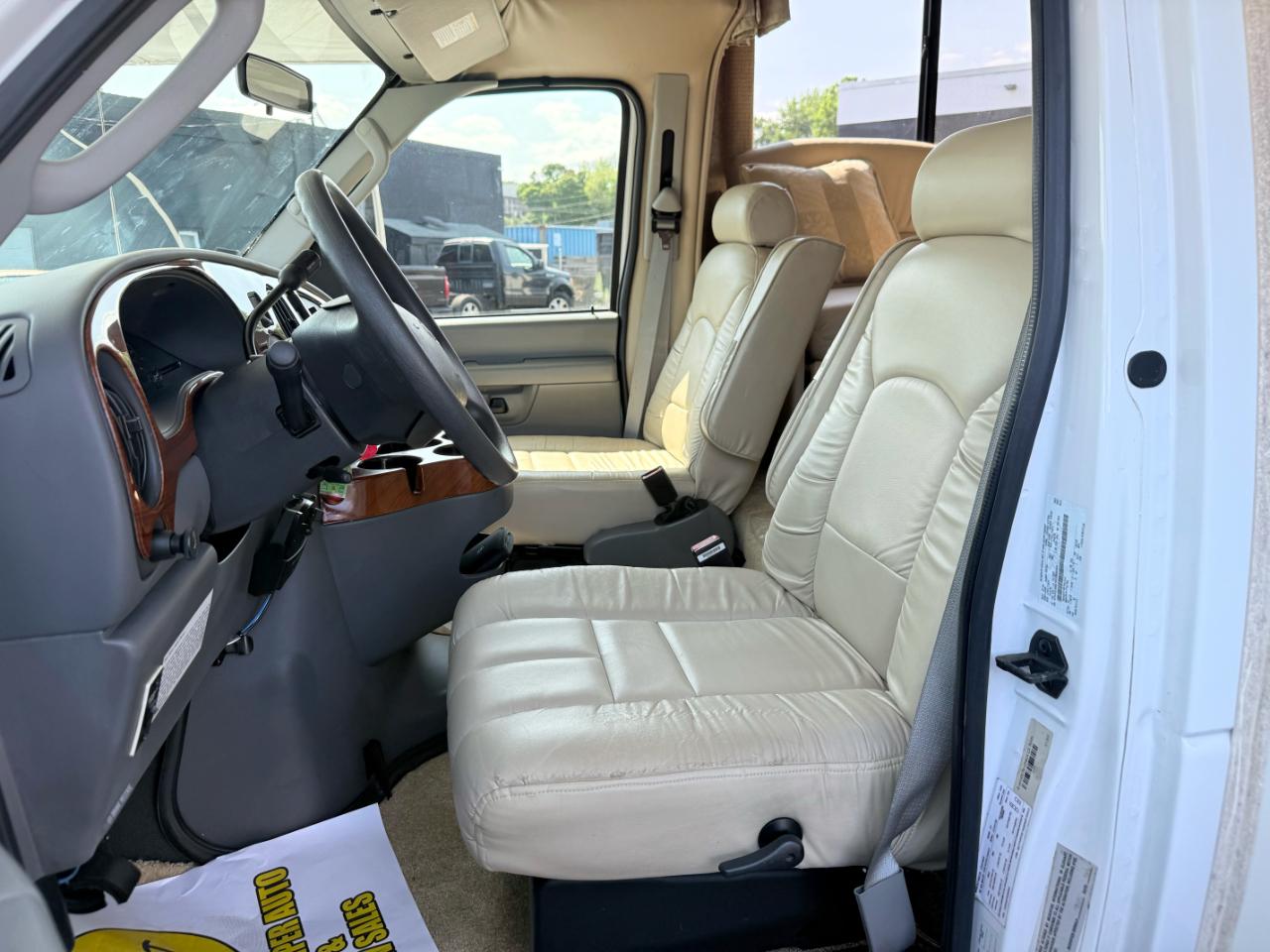 Ford E-450  2006