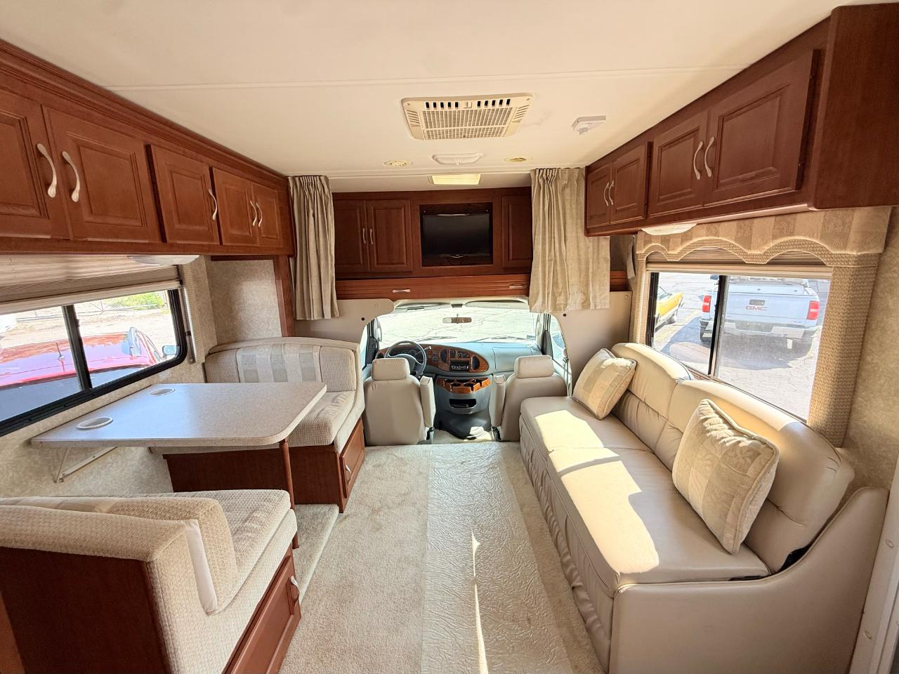 Ford E-450  2006